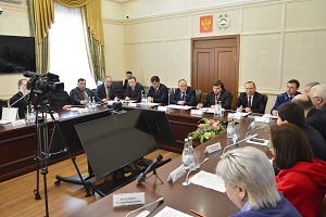 В Карачаево-Черкесии обсудили вопросы противодействия религиозному экстремизму