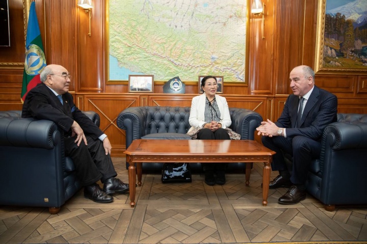 Рашид Темрезов встретился с первым Президентом Киргизии и его супругой Майрам Акаевой